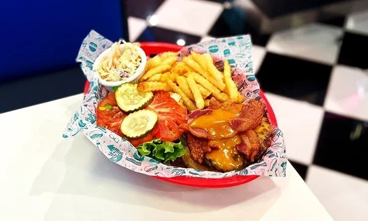 Ed Debevic's BBQ Bacon cheeseburger